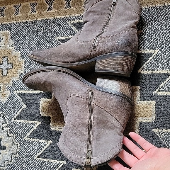 Piure Studded Leather Booties - Picture 6 of 6